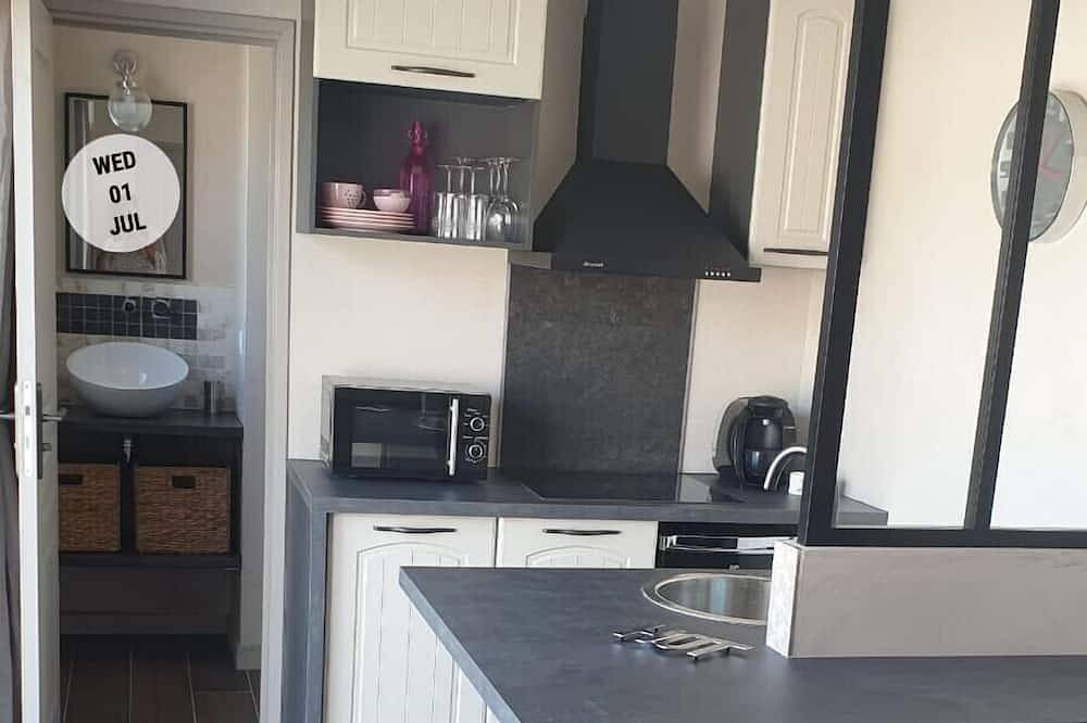 Lodge de luxe de 30 m2 avec piscine et Jacuzzi pour 2 personnes Uniquement in Gémenos, Région de Marseille