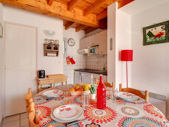 Ganze Wohnung, Ruhiges Triplex 6 Pers, Terrasse, Parkplatz, Nahe Skigebiet in Esquièze-Sère, Nationalpark Pyrenäen