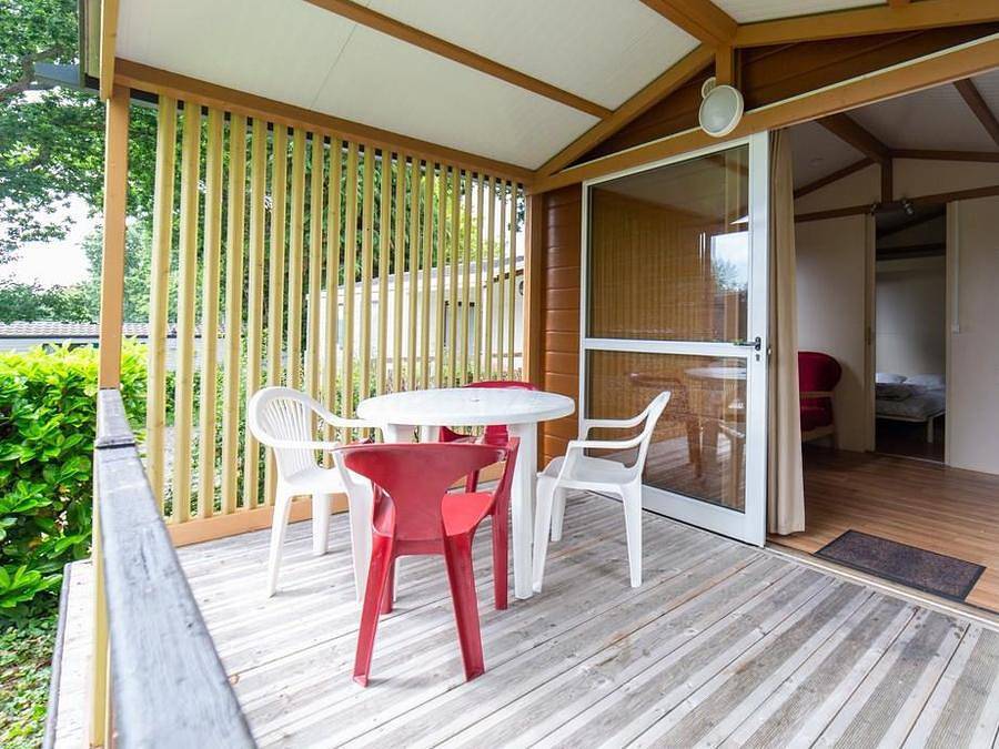 Camping De La Plage à Benodet - Chalet 2 personnes - Chalet Trianon - 20m² - 1 chambre - Terrasse couverte in Bénodet, Région de Quimper