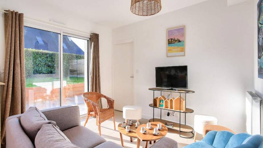 Location de vacances pour 9 personnes, avec jardin à Saint-Briac-sur-Mer