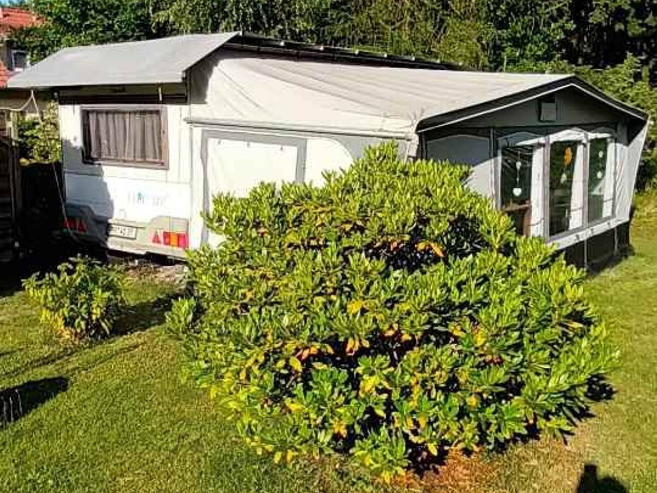 Ganze Ferienwohnung, Wohnwagen mit großem Vorzelt - Wohnwagen mit großem Vorzelt in Fleeth, Mirow