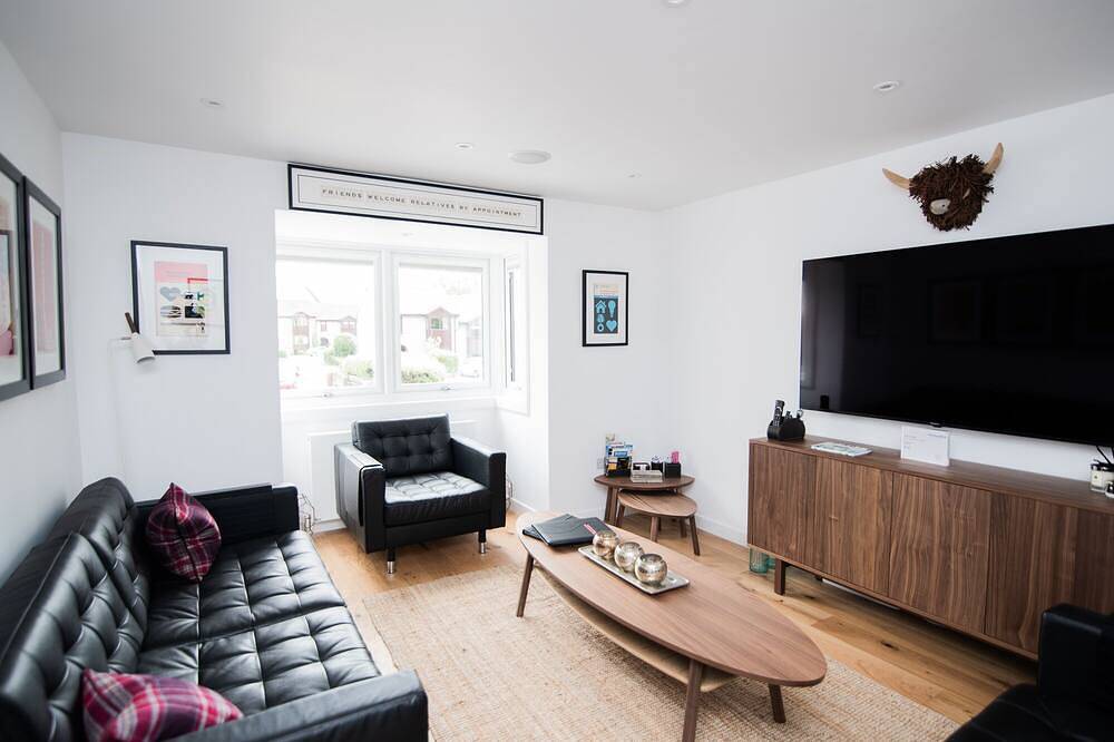 Luxury Townhouse with Hot tub & Parking* Special offer 20% off July dates* in St Andrews, Fife region