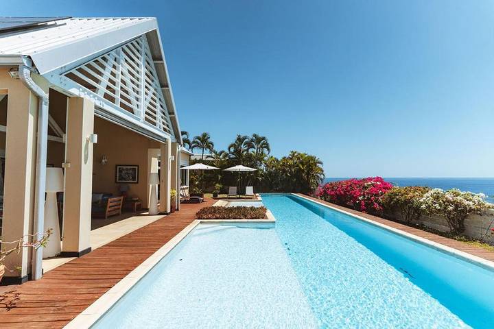 Villa pour 8 personnes, avec vue ainsi que jardin et piscine dans Saint-Gilles les Bains - 4
