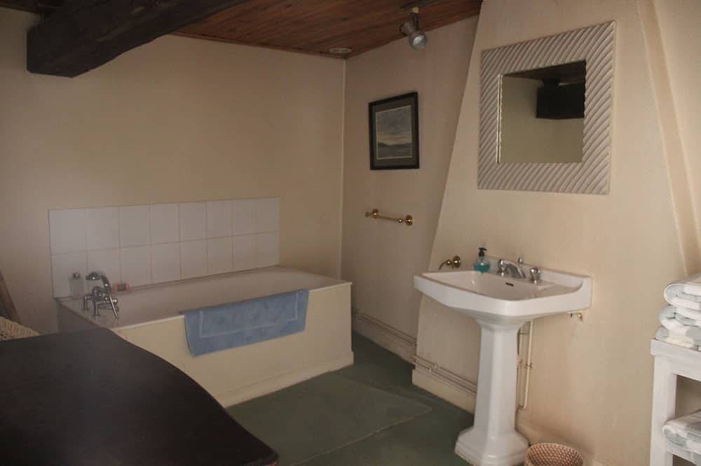 Charmante maison romantique, dans un village vigneron champenois, proche de Reims in Trigny, Marne