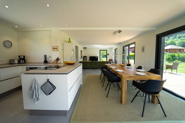 Location de vacances pour 8 personnes, avec vue sur le lac et jardin à Duingt - 4