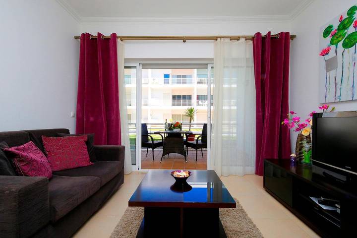 Gîte pour 4 personnes, avec piscine ainsi que jardin et balcon à Fuseta - 4