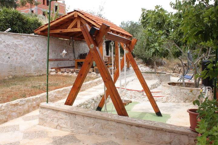 Appartamento intero, Appartamento comodo con terrazzo e vista mare Kali, Ugliano - Ugljan A-8234-a in Calli Croazia, Isola di Ugljan