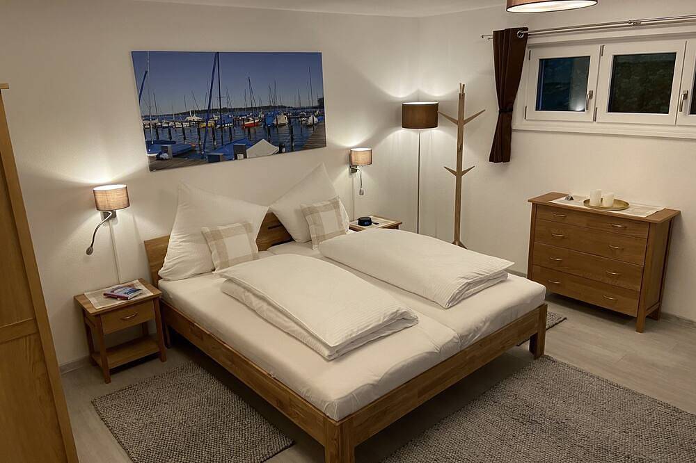 Ganze Wohnung, Ferienwohnung \"Aurelia\"\n(51 qm, 2 Zimmer mit Küche und Bad, Balkon, Wallbox) in Neubeuern, Bayerische Alpen