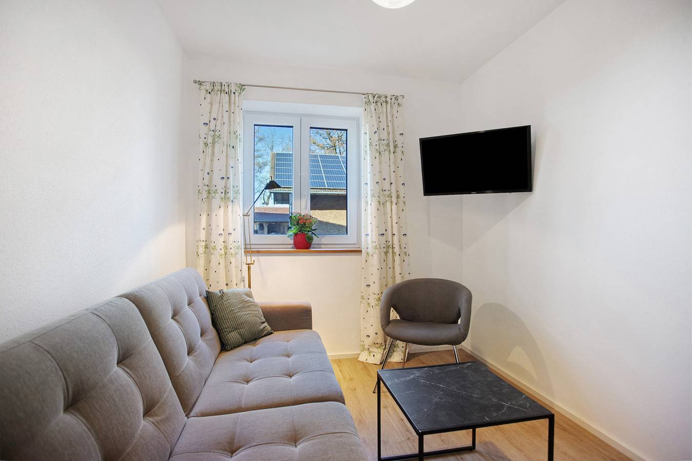 Ganze Wohnung, Ferienwohnung 'Appartement 1' mit Gemeinschaftsterrasse, Gemeinschaftsgarten und Wi-Fi in Kirchseeon, Oberbayern