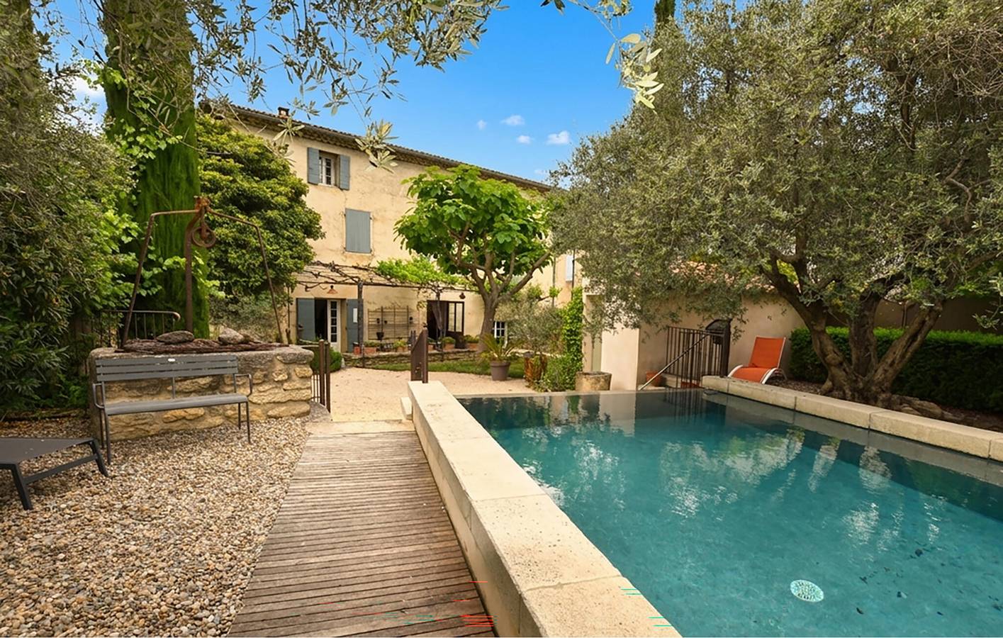 Charmant appartement de 2 chambres avec piscine et jardin, à deux pas des restaurants et de la rivière in Mazan, Parc naturel régional du Mont-Ventoux