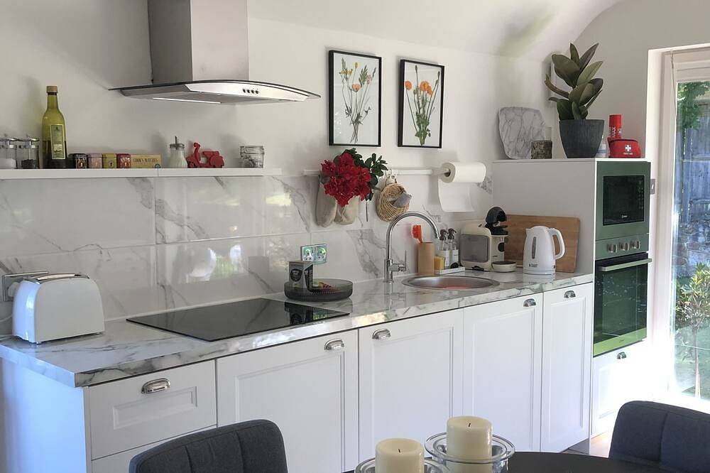 Scandinavian style space walking distance from the beautiful Ashdown Forest in Crowborough, East Sussex