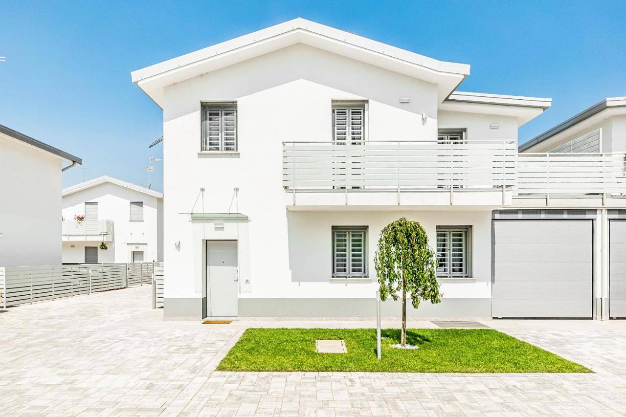 Three-Bedroom Villa in Milan, Milan Province