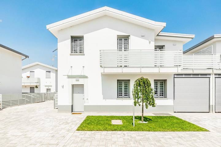 Villa für 6 Personen, mit Terrasse und Garten in Mailand