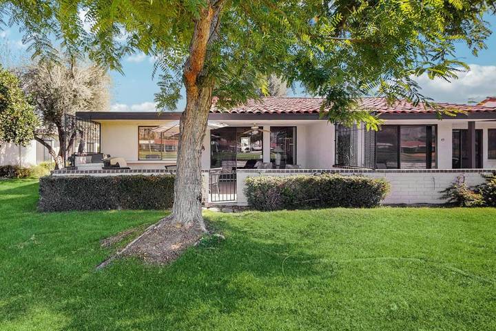 Ferienwohnung für 6 Personen, mit Terrasse und Ausblick sowie Pool - 1