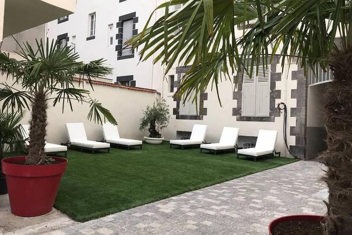 Appartement de vacances pour 2 personnes, avec jacuzzi et jardin ainsi que terrasse et sauna, animaux acceptés