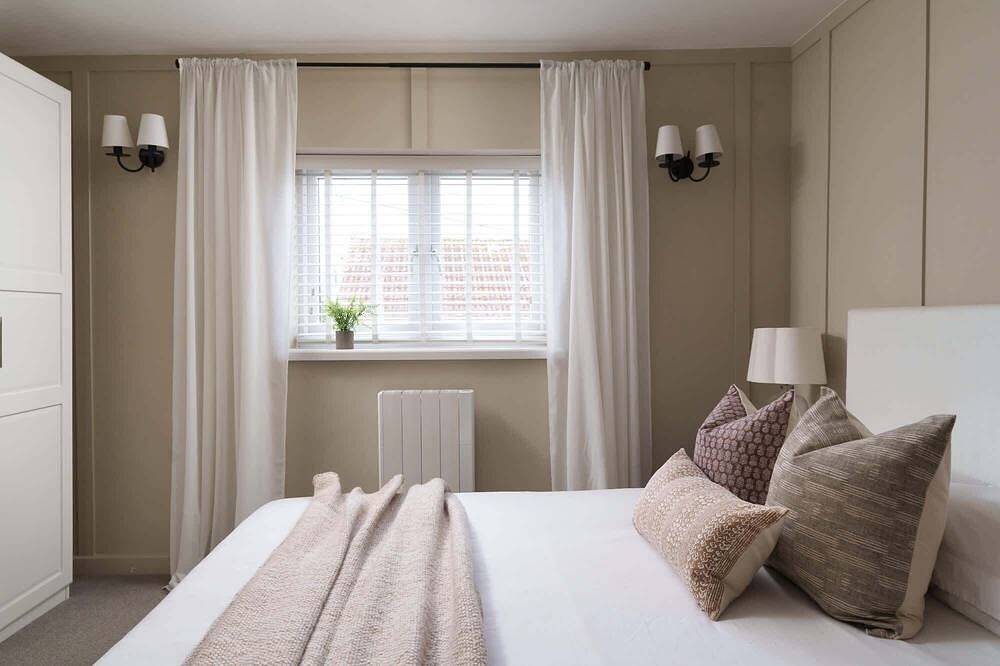 Luxury Cottage with Parking, Minutes to Beach and Restaurants in Porthleven, Cornwall