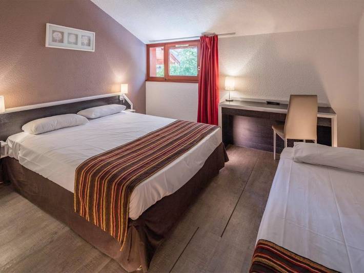 Hôtel pour 2 personnes, avec jardin à Viviers-du-Lac - 2