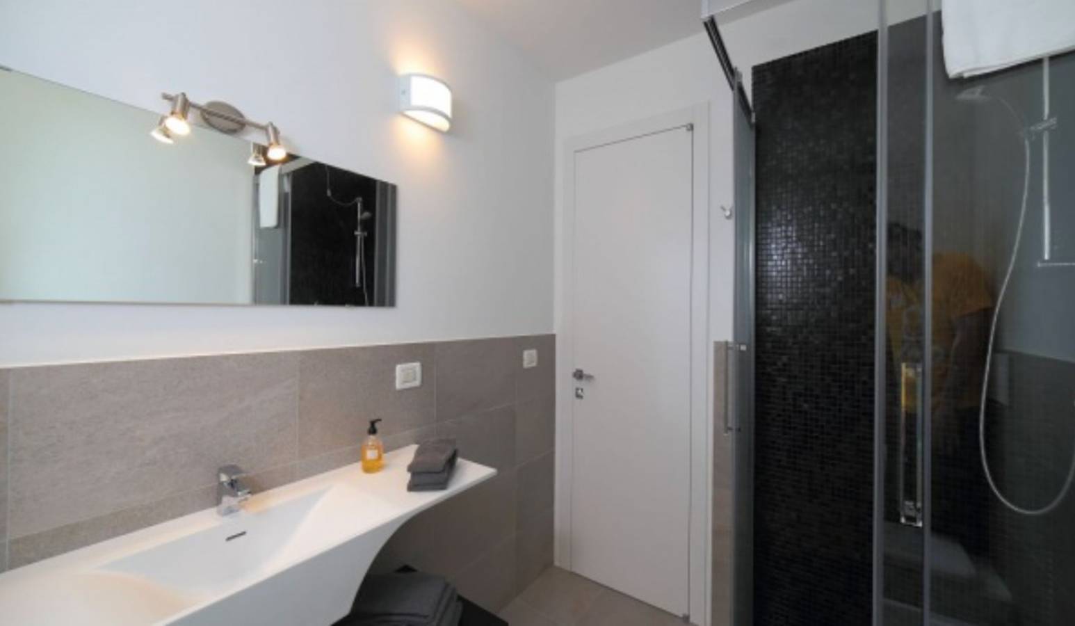 Chambre Supérieure Loggia degli Artisti avec Piscine Commune et Climatisation in Palazzolo dello Stella, Province d'Udine