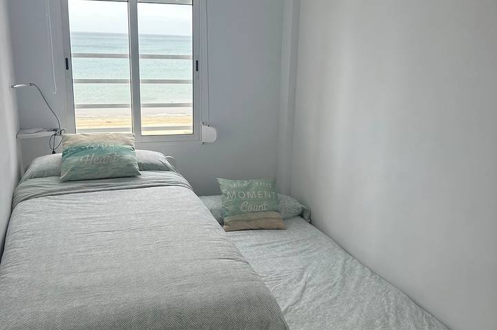 Ganze Wohnung, Charming 2-bedroom apartment with Ac, Wifi in lovely Mar y Naranjo in Sueca, Costa de Valencia