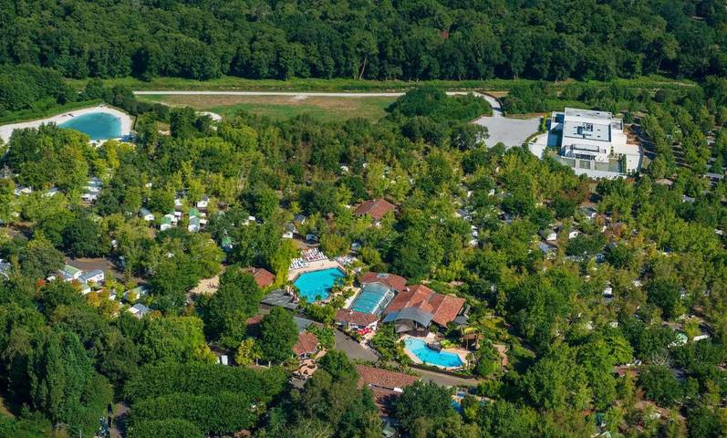 Location de vacances pour 4 personnes, avec jardin et jacuzzi ainsi que sauna et piscine à Mézos - 2