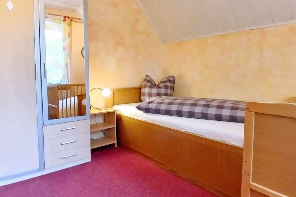 Ganze Wohnung, Behindertenfreundliche Ferienwohnung in idyllischer Lage im Holtriemer Land in Ochtersum, Nordseeküste