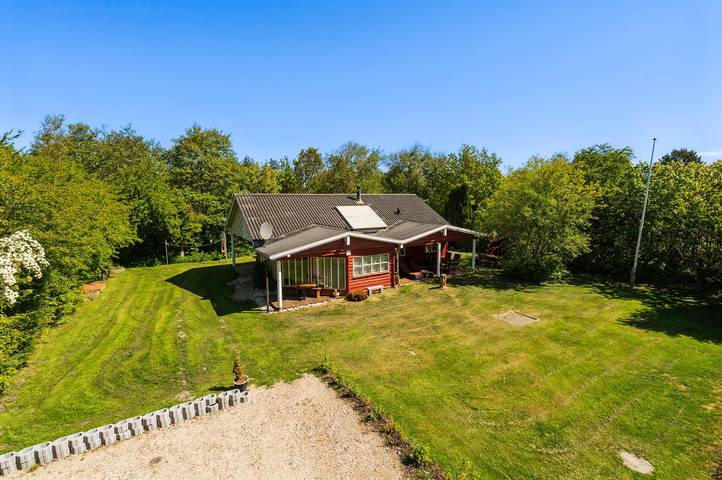 Ferienhaus für 8 Personen, mit Terrasse und Whirlpool - 1