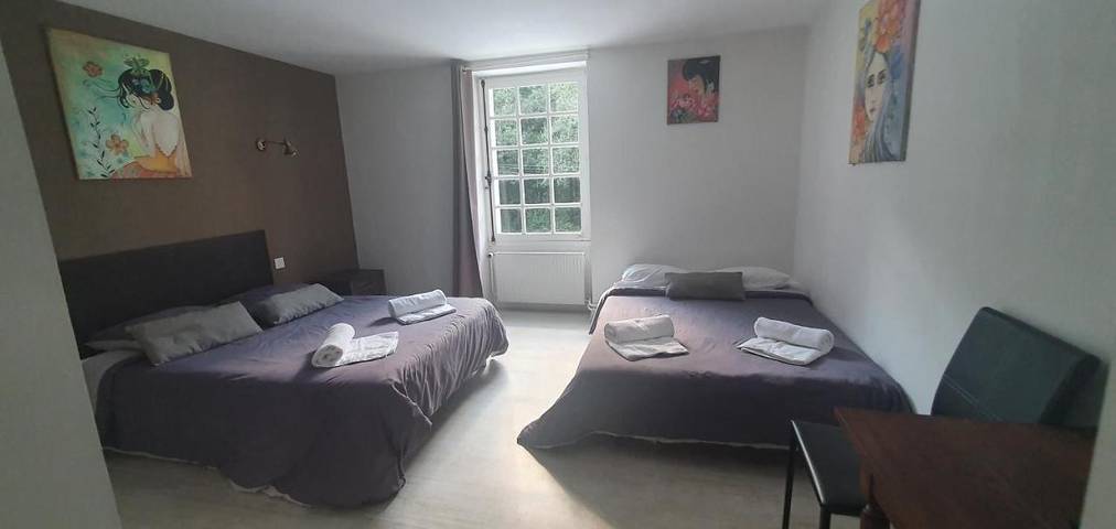 Chambre d’hôte pour 2 personnes, avec vue ainsi que jardin et terrasse, animaux acceptés à Mervent - 3
