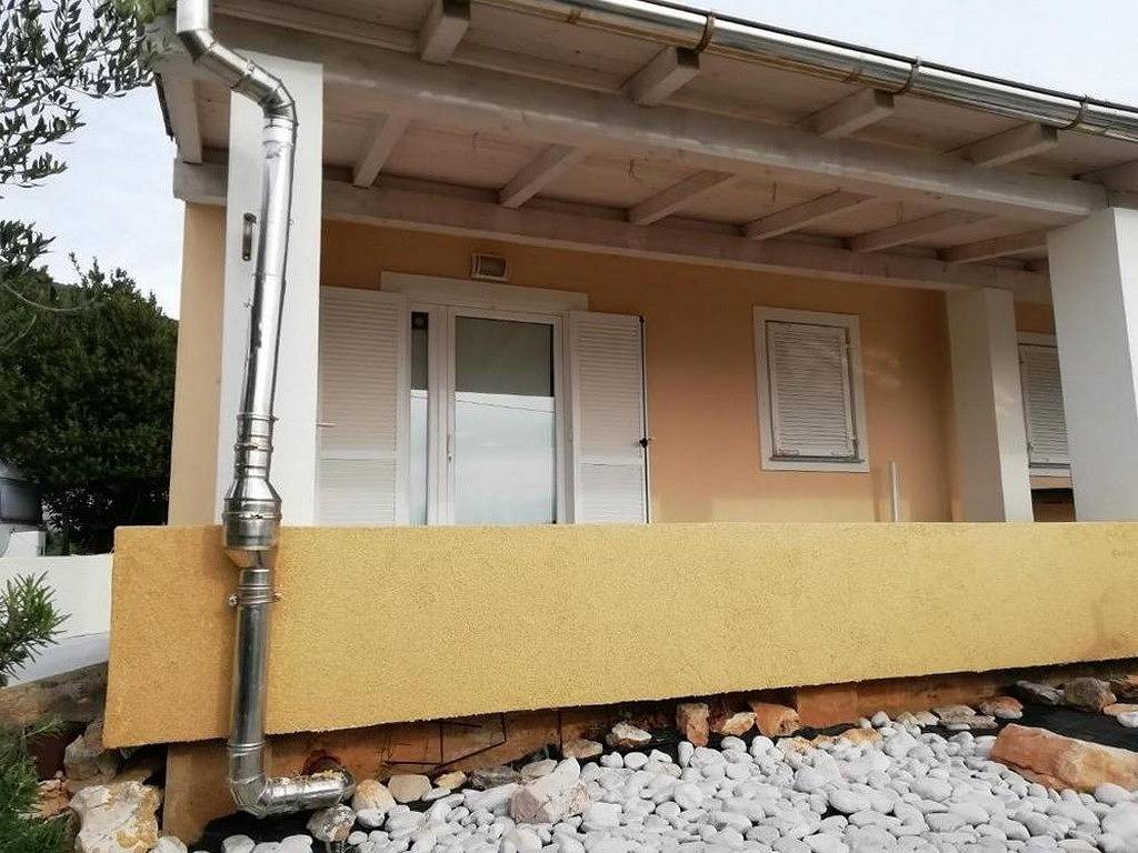 Ganze Wohnung, 2-Zimmer-Ferienwohnung mit Terrasse Ist A-25182-a in Zadar (Kommun), Otok Ist