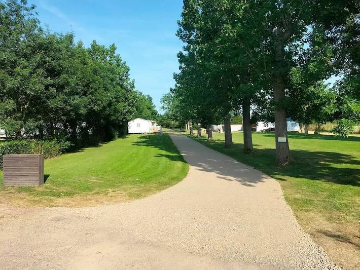Camping pour 4 personnes, avec bassin pour enfant en Vendée