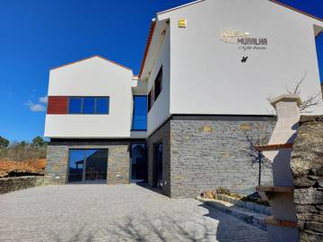 Gîte pour 4 personnes, avec terrasse dans Macedo de Cavaleiros