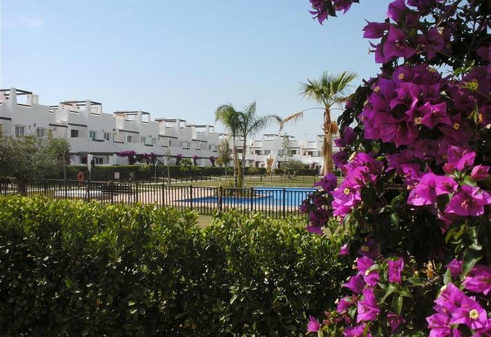 Apartamento entero, Apartamento "Beautiful three bed on Condado" con piscina, jardín y terraza in Condado de Alhama, Alhama de Murcia