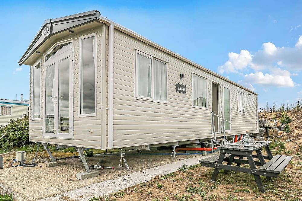 Static Caravan for 4 People in Ceredigion, Mid-Wales