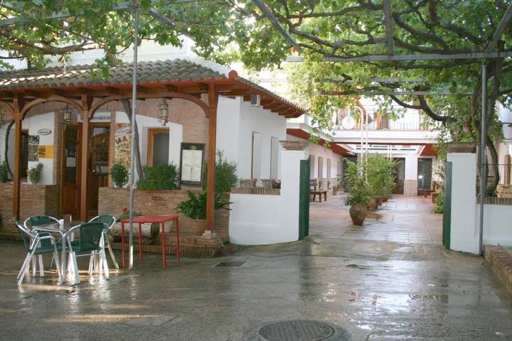 Apartamento de vacaciones para 3 personas, con piscina además de jardín y terraza, Se admiten mascotas en Sierra de Segura - 2