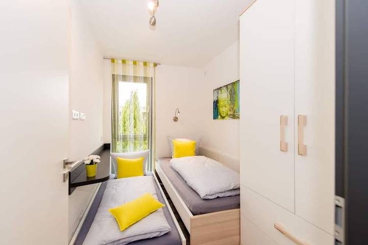 Ganze Wohnung, Design-Wohnung für 3-5 Personen mit Süd-Loggia und Gartenblick. Nähe Badesee! in Bensheim, Bergstraße