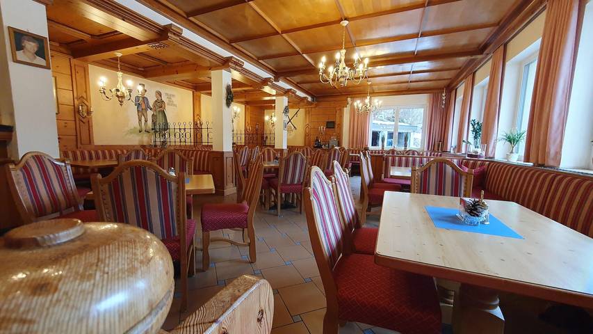 Ganze Ferienwohnung, Doppelzimmer ohne Balkon in Hinterhornbach, Allgäuer Alpen (Österreich)