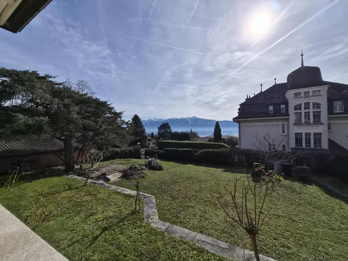 Location de vacances pour 7 personnes, avec vue ainsi que vue sur le lac et jardin, animaux acceptés à Pully - 3