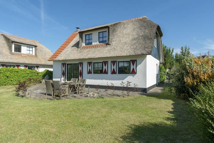 Ferienhaus für 5 Personen, mit Balkon/Terrasse und Terrasse sowie Garten in Callantsoog
