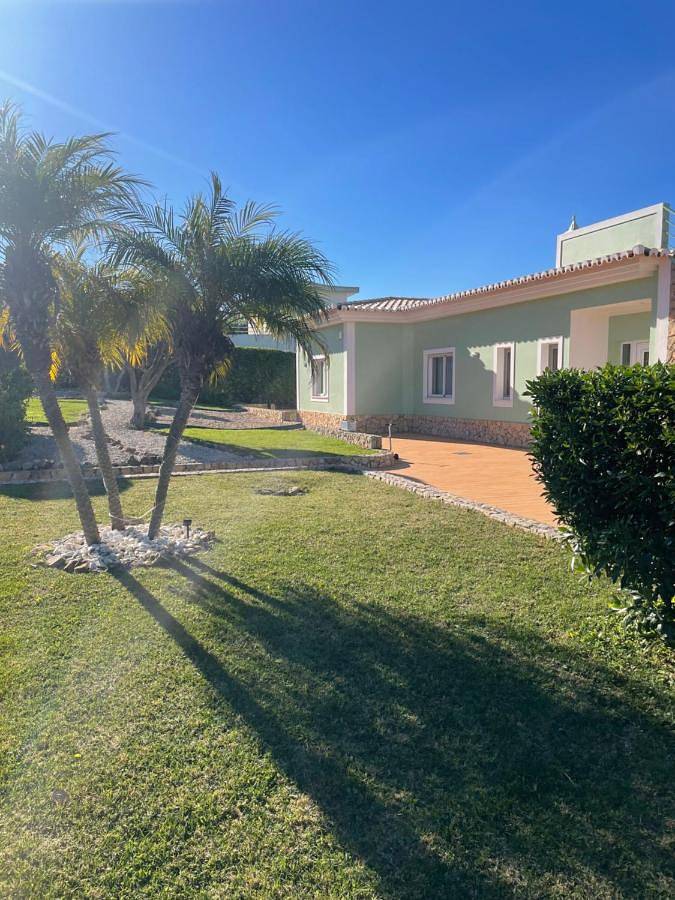 Maison d’hôte pour 2 personnes, avec terrasse et piscine ainsi que jardin et vue à Carvoeiro