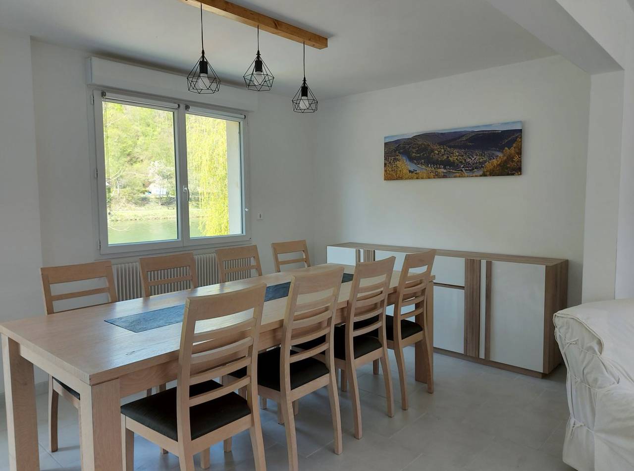 Gîte en bord de Meuse in Monthermé, Parc naturel régional des Ardennes