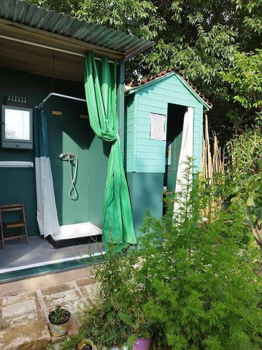 Tente pour 2 personnes, avec terrasse et jardin dans l' Hérault - 2