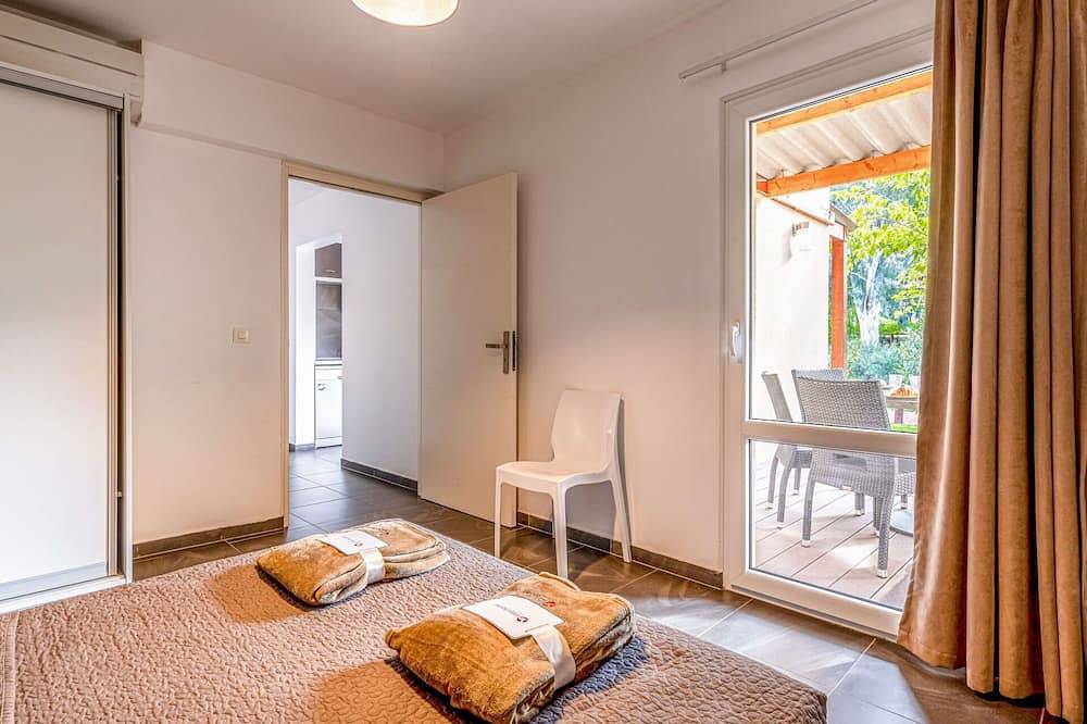 Appartement entier, Bel appartement pour 6 personnes avec climatisation, Wifi, piscine, Tv, terrasse et animaux admis in Favone, Conca
