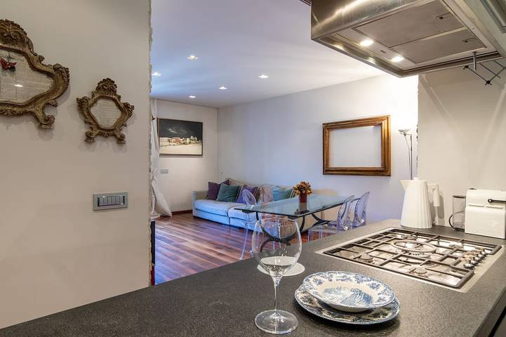 Vacation rental for 5 people, with Balcony in Milan