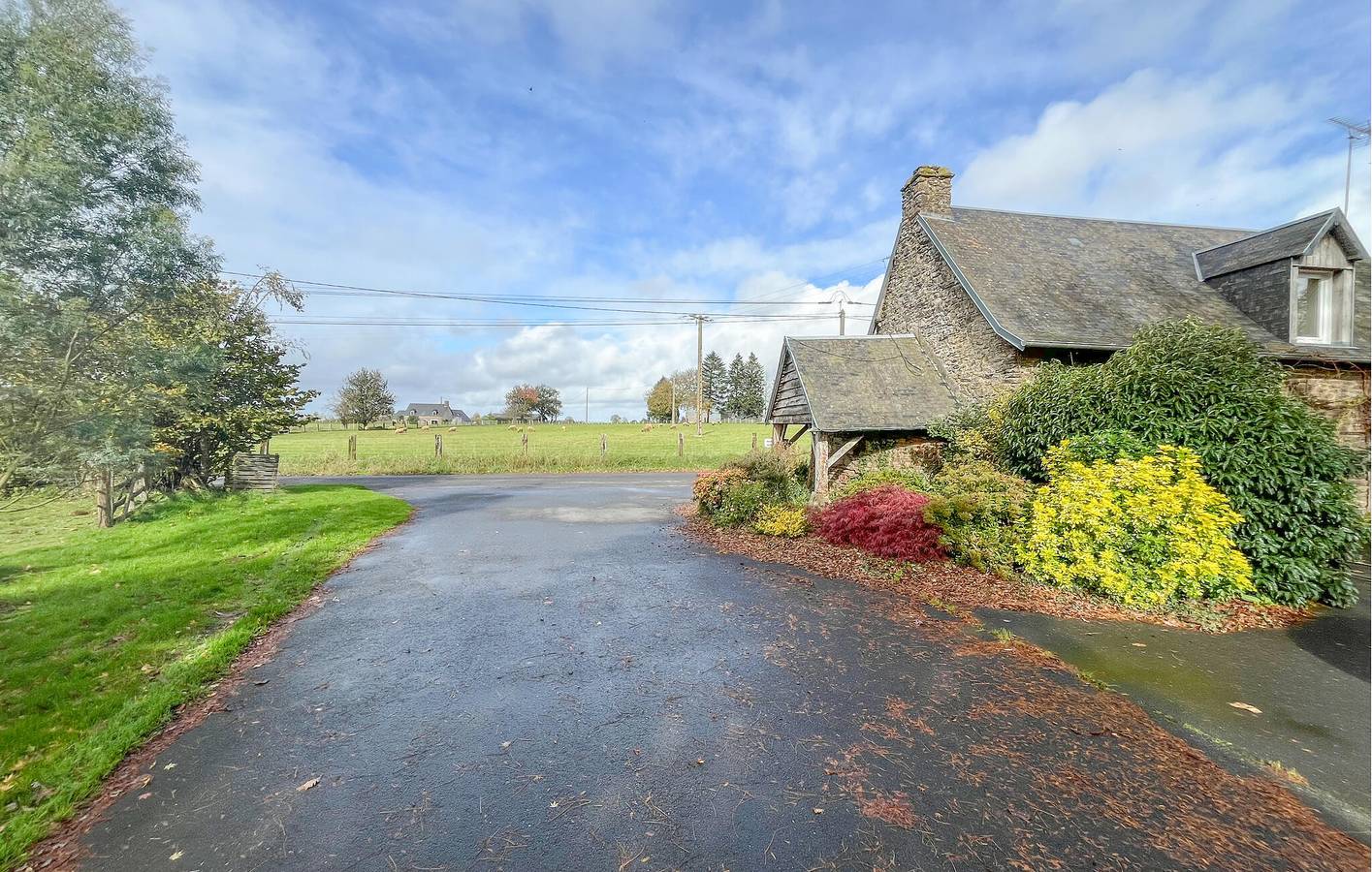 Appartement confortable avec WiFi, TV, Parking et Jardin - 1.5km de Carnet, 2.5km de La Guerge in Carnet, Région d'Avranches