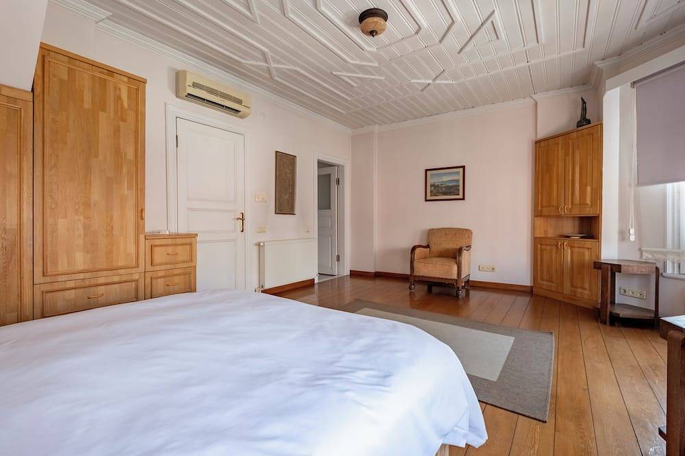 3Br House w Private Terrace - 3 Bathrooms - 5 Min to Blue Mosque & Hagia Sophia in Fatih, Istanbul