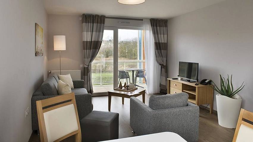 Location de vacances pour 4 personnes, avec vue et piscine ainsi que jardin et sauna à Montivilliers - 4