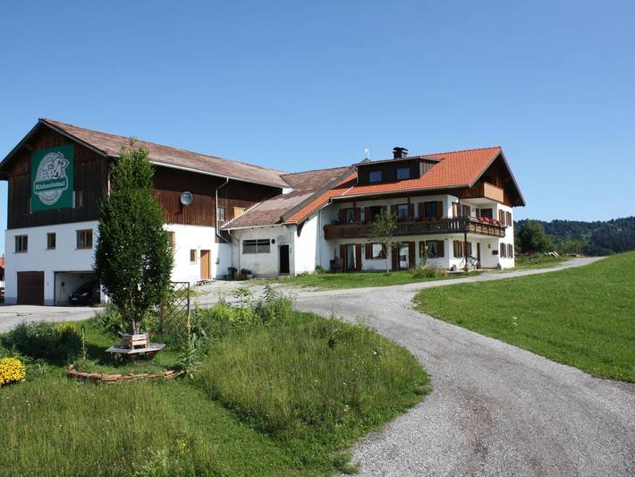 Ferienwohnung für 5 Personen, mit Garten und Terrasse sowie Seeblick am Hopfensee