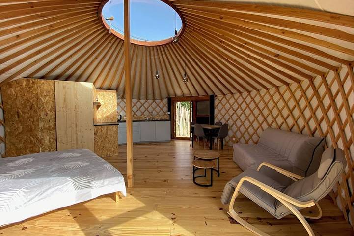 Cabane en bois pour 4 personnes, avec jardin ainsi que terrasse et jacuzzi dans l' Aveyron - 2