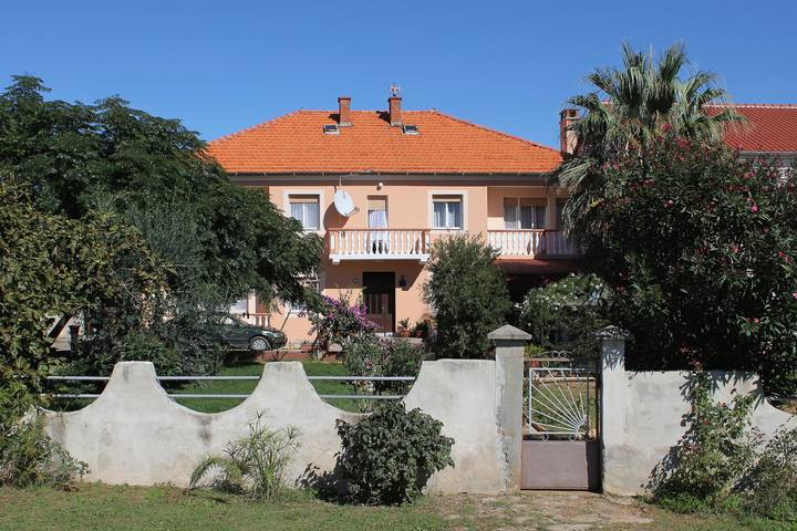 Ganze Wohnung, 3-Zimmer-Ferienwohnung mit Balkon Privlaka, Zadar A-5747-a in Privlaka, Zadar