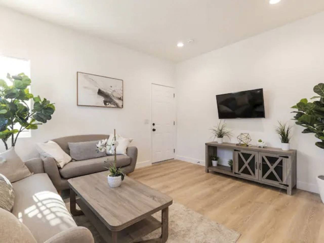 Modern Home in Westminster, Condado de Orange