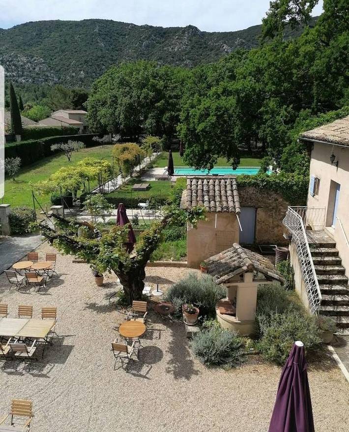 Hôtel pour 2 personnes, avec Terrasse et Jardin ainsi que Piscine et Vue